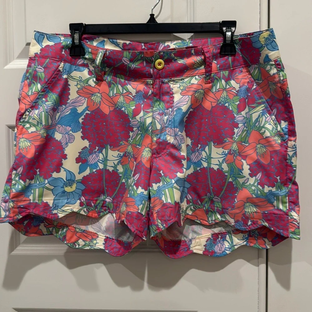 Birdies and Bows Womens Swinging Scallop Shorts Size 10